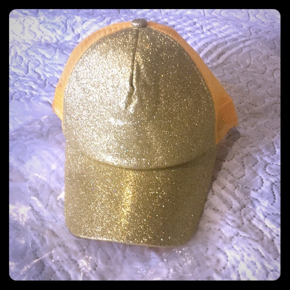 Sparkly ponytail hat - Picture 1 of 5